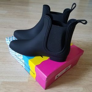 Black Chelsea Rainboots Size 8